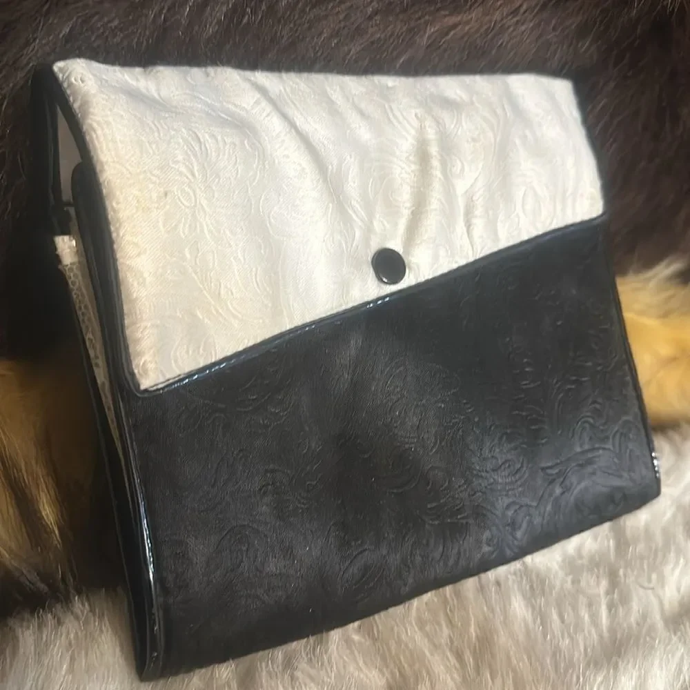 Vintage travel pouch (6028)